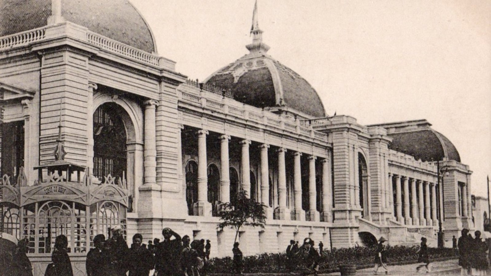 The Grand Palais of the 1902 Hanoi Exhibition in a period photograph by Pierre Dieulefils: a domed colonnaded building with a crowd in front