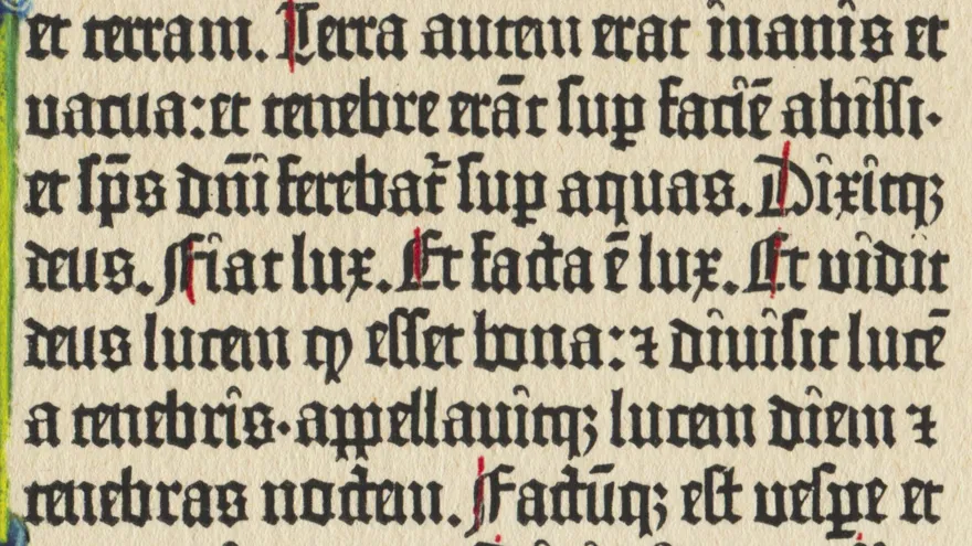 Gutenberg İncili'nin Yaratılış bölümünden gotik harflerle basılmış bir sayfa