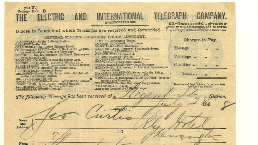 Electric and International Telegraph Company'nin 1868 tarihli Londra telgraf formu: mesaj kabul eden şubelerin listesi, aralarında Avam Kamarası'nın merkez lobisi